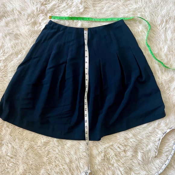 VALENTINO Spa Pleated Black Silk Skirt Size 6 - Picture 5 of 8